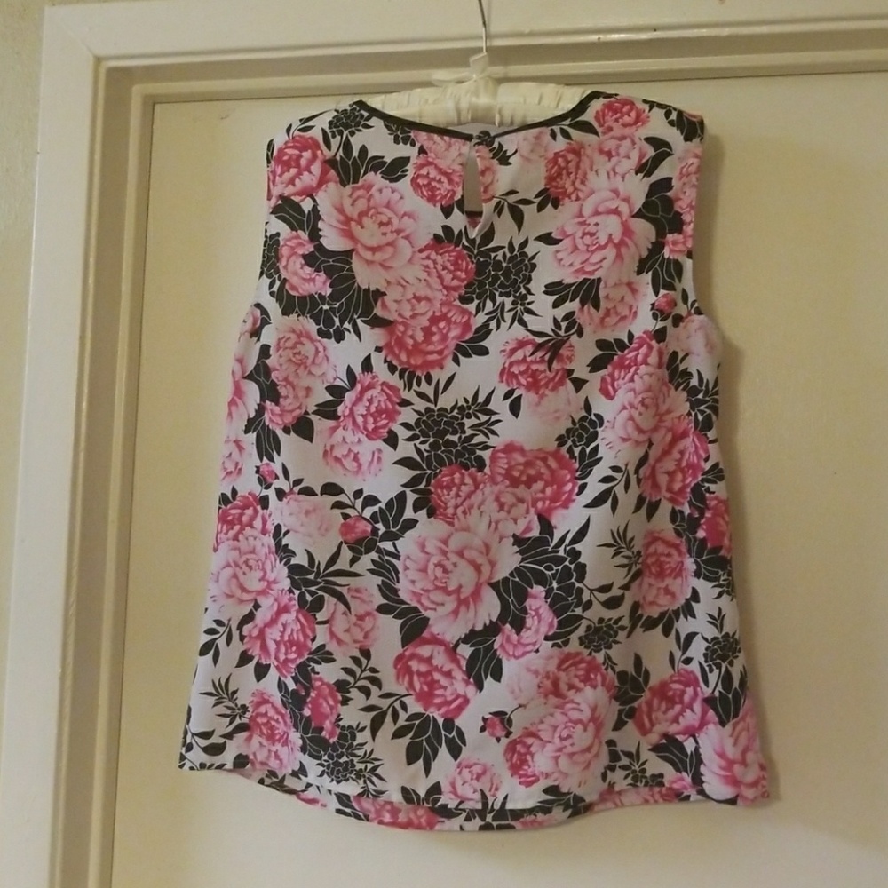 Jones New York floral blouse - Picture 2 of 3